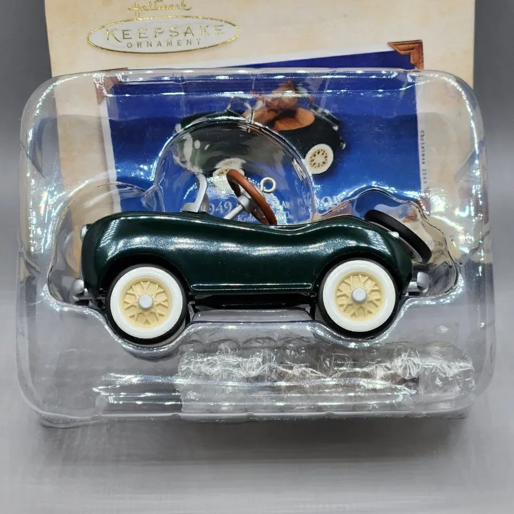 2003 Hallmark Keepsake Miniatures 1949 Gillham Sport Kiddie Car Collector Series
